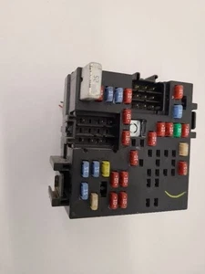 2006 06 GMC SIERRA 1500 PICKUP INSIDE FUSE BOX - Picture 1 of 12