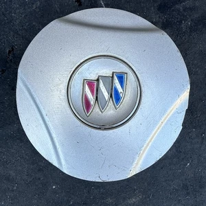 2000 2001 2002 2003 2004 BUICK REGAL SILVER CENTER CAP FACTORY 9593588 E3 - Picture 1 of 2