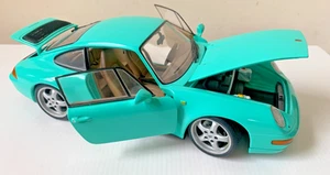 UT Models 1/18 Scale Diecast Porsche 911 - Lt Green - VGC - Picture 1 of 15