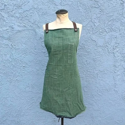 Saint Anthony Apron Cotton Barista Utility Wear in Green - Image 1 of 4