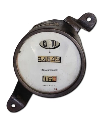 Velocímetro de automóvil vintage Steward Warner. años 20 o 30 Foto 1 de 4