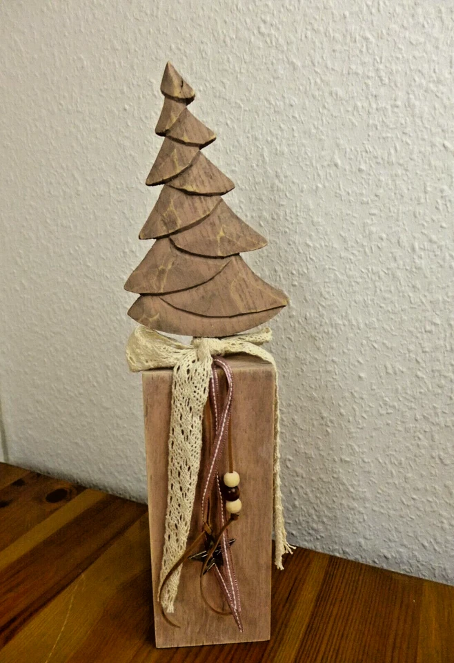Aufsteller  Deko Holzstamm mit Tanne Tannenbaum  Winter Weihnachten 38 cm hoch - Bild 1 von 1
