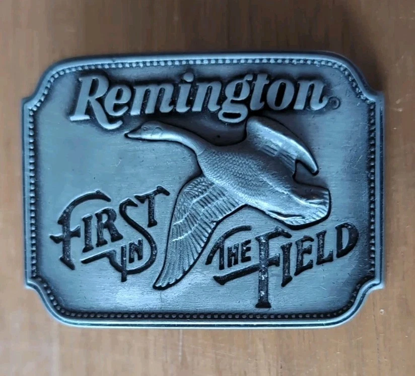 Fivela de cinto Remington "First In The Field" Canadá ganso estanho - Imagem 1 de 4