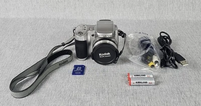 Paquete de cámara digital Kodak EasyShare Z650 zoom óptico de 6,1 MP 10x  Foto 1 de 4