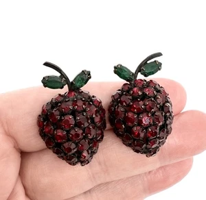 SCHREINER Ohrringe rot & grün Strass Erdbeere geprüft Vintage Schmuck - Bild 1 von 6