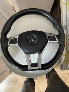 MERCEDES C CLASS W204 220CDI AMG LINE 11-2015 FLAT BOTTOM STEERING WHEEL & ABAG - Picture 1 of 3