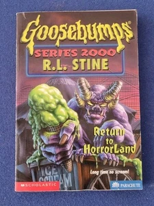 Goosebumps Series 2000 Return To Horrorland #13 RL STINE BOOK RARO - Imagen 1 de 8