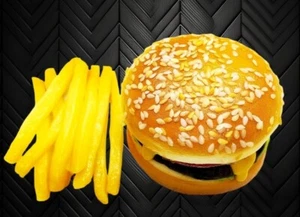 2 STCK. KÜNSTLICHE FRITES UND BURGER - Bild 1 von 2
