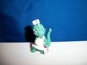 NURSE FIRST AID KIT Cartoon DINOSAUR Figure Kinder Surprise DINO CONSTRUCTION - Picture 1 of 1