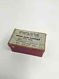 Britain's Model Bren Gun Carrier with Crew 1876 - Picture 1 of 16