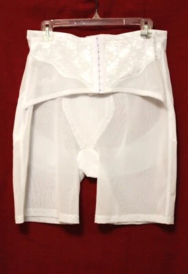 Faja Panty Crown Ette con Gancho Frontal, Talla 44, Color Blanco, Nueva sin Etiquetas Foto 1 de 4