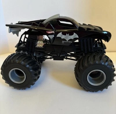 Hot Wheels Monster Jam Batman DC Comics Monster Truck 1:24 Diecast Batmobile - Image 1 of 4