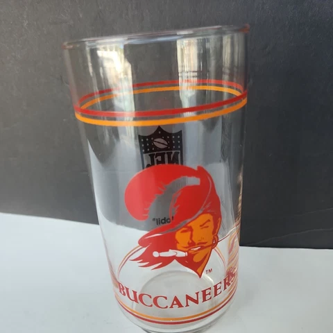 Vintage Tampa Bay Buccaneers NFL Football Mobil Beer Pint Drinking Glass Cover