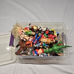 Lot Of Vintage Action Figures, Dolls And,toys 80's 90's 2000's - Picture 1 of 7