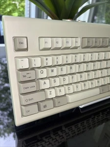 VTG Windows 95 Keyboard KBD-WIN95 AT/XT Computer Keyboard Beige Clicky UNTESTED - Picture 1 of 9