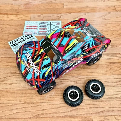 New! Body & Tire Combo - Traxxas Slash 2WD, Hawaiian, Nitro, 12 mm, SCT - Image 1 of 4