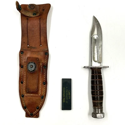Cuchillo de piloto vintage de la Marina con funda Camillus N.Y. 4-1968 Foto 1 de 4