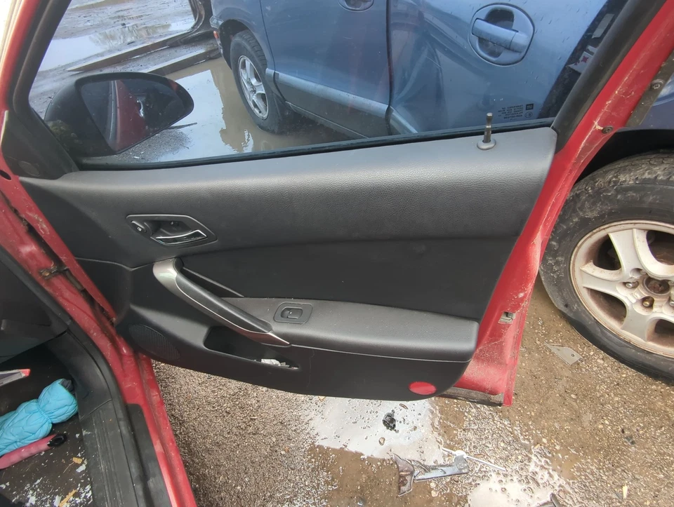 2006 Pontiac G6 Front Right Passenger Interior Door Panel Trim L2BBZ - Image 1 of 2