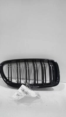 Rejilla superior derecha usada se adapta a: BMW 535I 2011 parachoques superior montado sin visión nocturna Foto 1 de 4