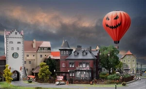 HO Scale Buildings - 190034 - Halloween Promotional set - Kit - Picture 1 of 7