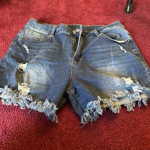 XL Distressed Jean Shorts - Picture 1 of 4