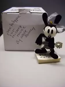 OSWALD Playing Banjo Christmas Classic DISNEY SKETCHBOOK ORNAMENT 2014 - Picture 1 of 10