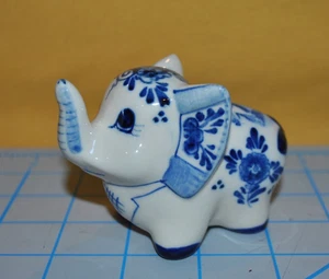 ceramic Baby LUCKY ELEPHANT figurine Blue White FLORAL mini figurine ARUBA  CUTE - Picture 1 of 4