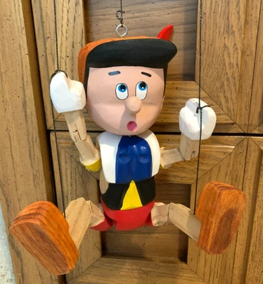 Marioneta de madera Pinocho tallada y pintada a mano de 10" de alto Foto 1 de 4