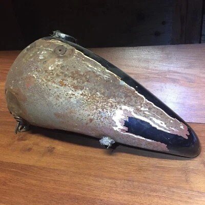 Harley Davidson - Tank Shift Left Fat Bob Gas Tank Internal Petcock 3.5Gal *CS Foto 1 de 4