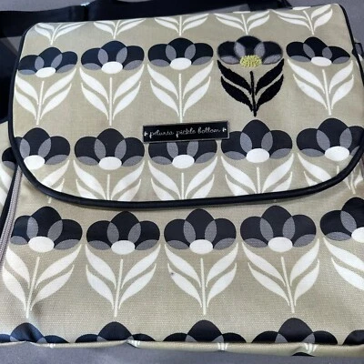 Bolso de pañales inferior petunia pepinillo correa para el hombro mochila neutro floral vegano Foto 1 de 4