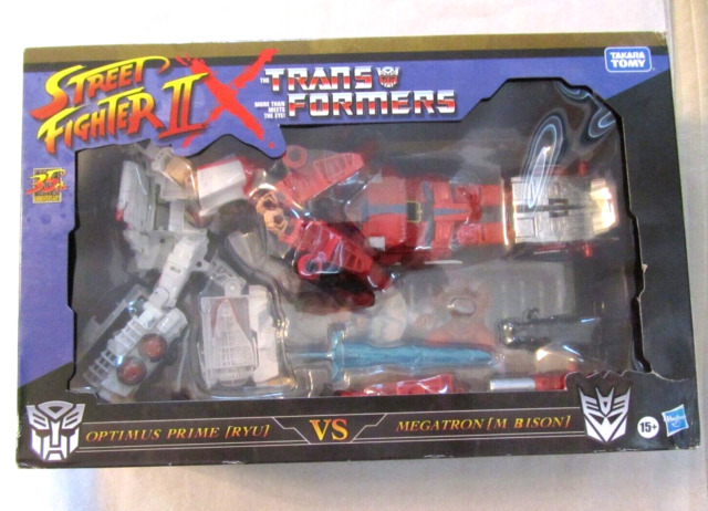 TAKARA TOMY 30TH STREET FIGHTER II x TRANSFORMERS RYU vs VEGA