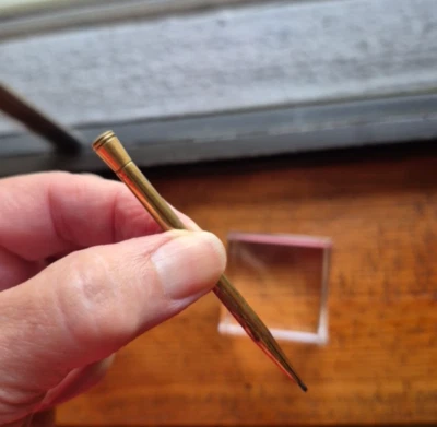 Lápiz mecánico vintage miniatura de latón Foto 1 de 4