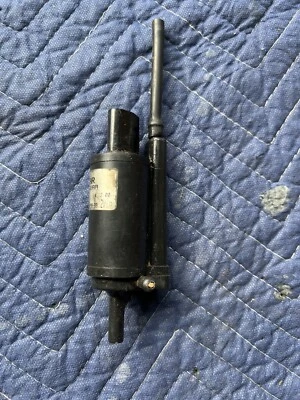 1998 99 00 01 02 2003 Jaguar XJR XJ8 VDP WASHER FLUID BOTTLE PUMP MOTOR LJA7031A - Image 1 of 3
