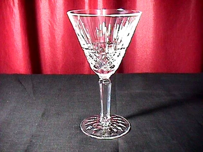 "MAEVE" CLARET / WINE NEW 6 1/2" X 3 1/2" 4 .OZ BY WATERFORD CRYSTAL, IRELAND