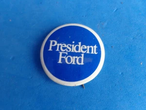 VINTAGE GERALD FORD PRESIDENTIAL CAMPAIGN PIN BACK BUTTON - Picture 1 of 2