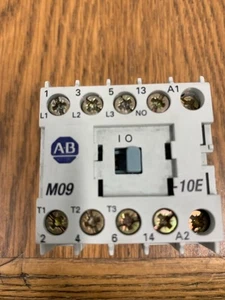 Mini Contactor A-B 100-M09N-3 "Caja Nueva Abierta" 3P 12A 600V 120V AC - Imagen 1 de 4