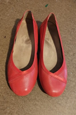 Vionic Caroll Red Leather Ballet Flats Size 7 Comfort Arch Support Cushioned - Image 1 of 4