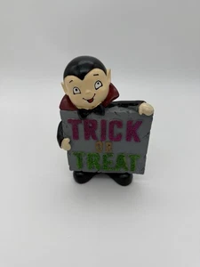 Halloween Graf Dracula Deko Glitzer Grabstein TRICK OR TREAT Figur 7 Zoll - Bild 1 von 7