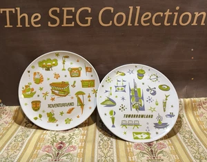 Disney Parks World Melamin Retro 8" Teller Tomorrowland Adventureland 2er Set - Bild 1 von 15