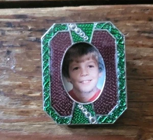 Broche broche marco pequeño de fotos de colección verde ornamentado miniatura elegante pequeña foto - Imagen 1 de 2