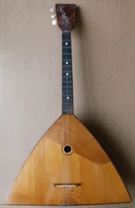Balalaïka ancien instrument musique russe Balalaika luth cithare - Photo 1/9