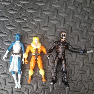 Damaged X-Men Figures Sold as Seen for Parts - Wolverine, Sabertooth, Mistique - Picture 1 of 8