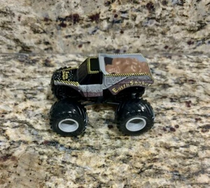 Spin Master Monster Jam Earth Shaker OVERCAST Truck New 1:64 - Picture 1 of 5