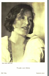 Trude von Molo * Original Ross Postcard Postcard * No. 398a