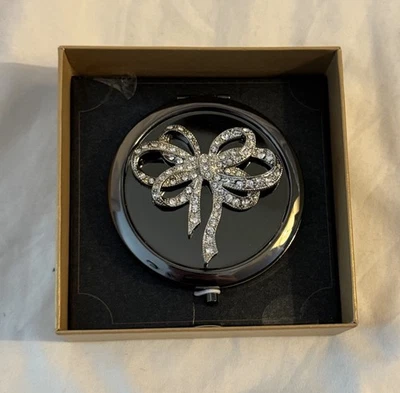 Espelho de maquiagem Monet arco de strass tom prata espelho compacto novo na caixa - Imagem 1 de 4