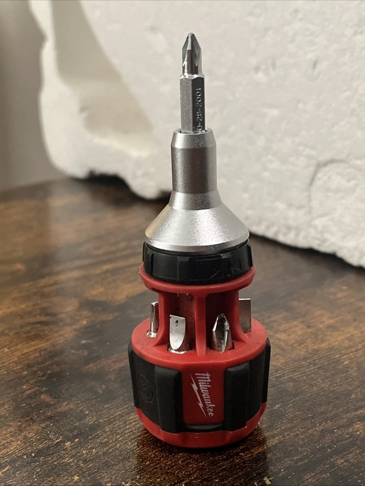 Milwaukee 8-in-1 Hex Shank Compact Ratcheting Multi-Bit Driver 48-22-2330 - Image 1 of 4