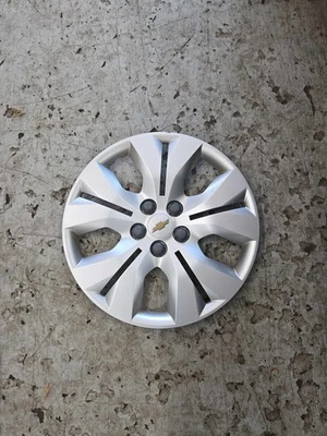 Used Wheel Cover fits: 2015 Chevrolet Cruze  Grade A - Image 1 of 4
