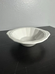 Homer Laughlin Colonial White Lugged Cereal Bowl - Picture 1 of 3