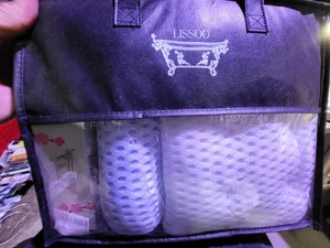 Lissoo Luxurious Bath Pillows And Bath Bomb With Carry Case - Picture 1 of 1