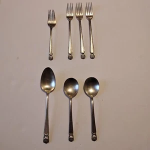 1847 ROGERS BROS Silverplate ETERNALLY YOURS Forks Spoons Silverware 7 Piece Set - Picture 1 of 9